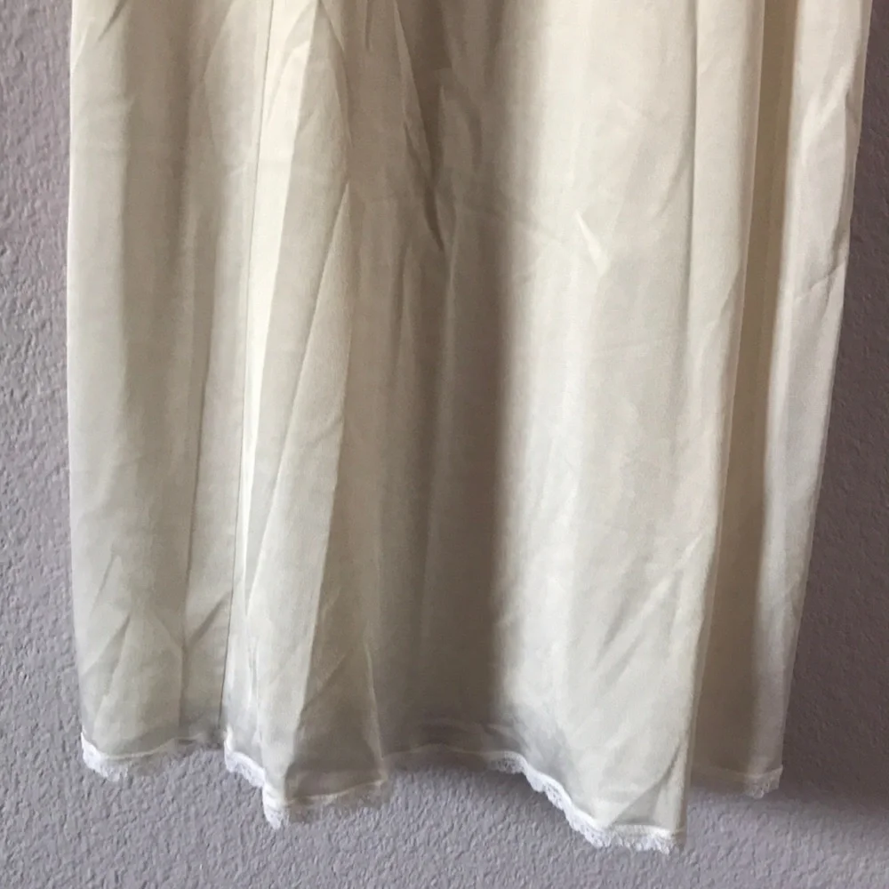 Vintage white slip - Picture 6 of 9